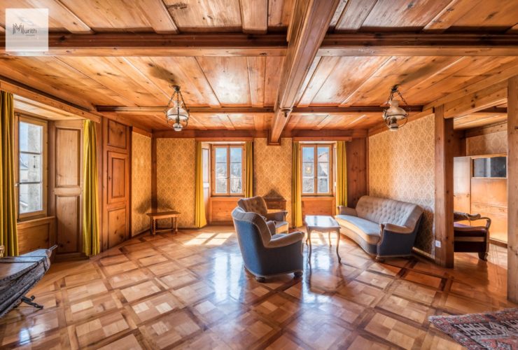 Immeuble de caractère du XVIIIE siècle comprenant 3 appartements et une grange à rénover