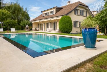 Magnifique villa individuelle de 7.5 pièces avec jardin et piscine à 10 minutes du centre-ville de Genève