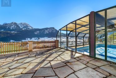 Splendide chalet avec piscine – Un cadre unique pour une vie d’exception !