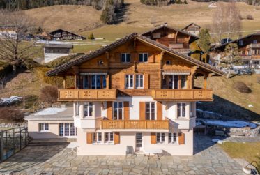 Splendide chalet avec piscine – Un cadre unique pour une vie d’exception !