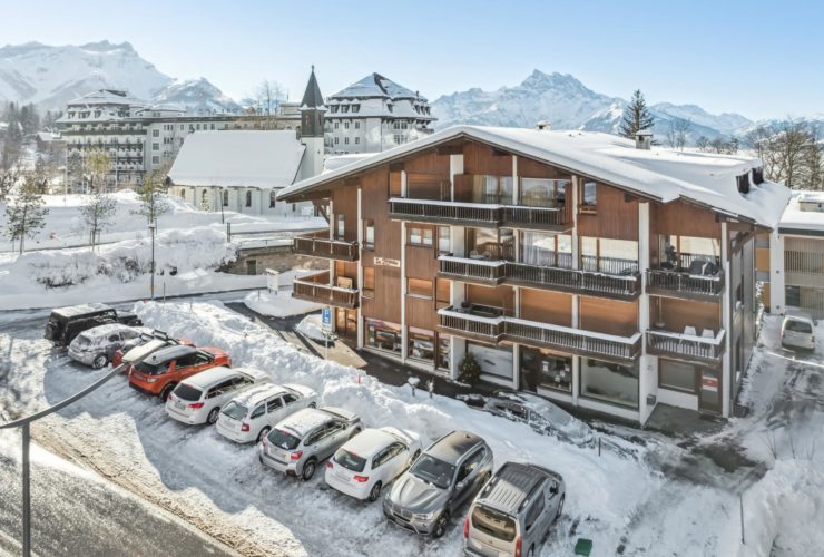 Découvrez ce splendide appartement de 2.5 pièces avec balcon, au cœur de Villars
