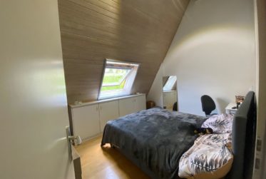 Un havre de paix au centre de Marly, Maison de 5,5 pièces avec beau jardin le long de la Gérine