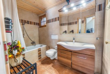 SPLENDIDE CHALET 5.5 PIÈCES AVEC SITUATION EXCEPTIONNELLE !