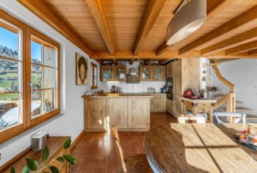 SPLENDIDE CHALET 5.5 PIÈCES AVEC SITUATION EXCEPTIONNELLE !