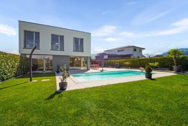 Splendide villa individuelle contemporaine avec piscine dans un quartier résidentiel de standing !