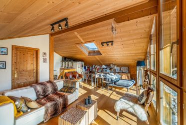SPLENDIDE CHALET 5.5 PIÈCES AVEC SITUATION EXCEPTIONNELLE !
