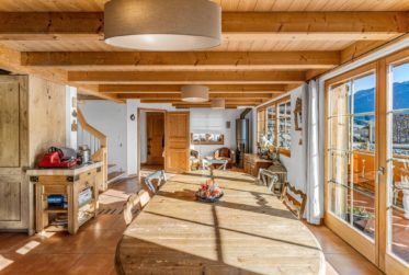 SPLENDIDE CHALET 5.5 PIÈCES AVEC SITUATION EXCEPTIONNELLE !