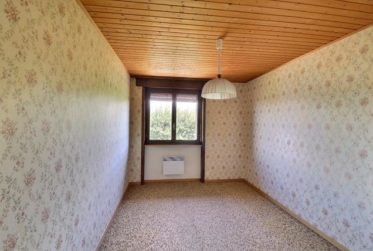 Très belle villa individuelle à Siviriez – Grand jardin, volumes généreux et potentiel à révéler