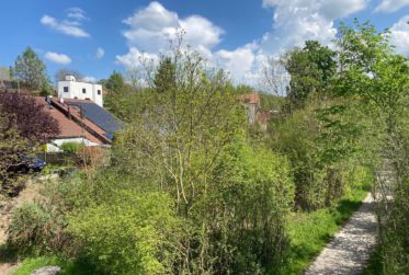 Un havre de paix au centre de Marly, Maison de 5,5 pièces avec beau jardin le long de la Gérine