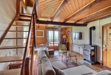 Un écrin de quiétude face au lac de la Gruyère – Chalet individuel à La Berra