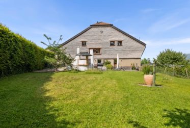 Somptueux appartement triplex de 8.5 pièces dans une ferme rénovée classée, au cœur de Marsens