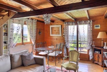 Un écrin de quiétude face au lac de la Gruyère – Chalet individuel à La Berra