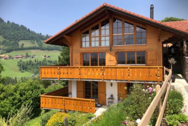 SPLENDIDE CHALET 5.5 PIÈCES AVEC SITUATION EXCEPTIONNELLE !