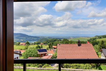 Un écrin de quiétude face au lac de la Gruyère – Chalet individuel à La Berra