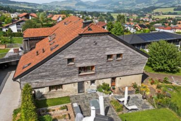 Somptueux appartement triplex de 8.5 pièces dans une ferme rénovée classée, au cœur de Marsens