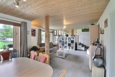 Appartement 4,5 pièces au rez-de-jardin d'une ferme totalement rénovée