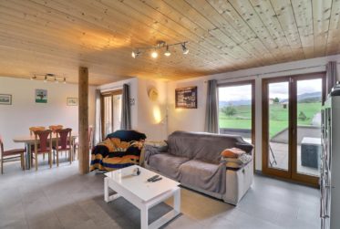 Appartement 4,5 pièces au rez-de-jardin d'une ferme totalement rénovée