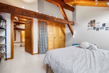 Somptueux appartement triplex de 8.5 pièces dans une ferme rénovée classée, au cœur de Marsens