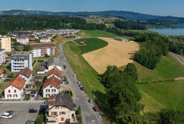Charmante maison mitoyenne à Broc – Une belle opportunité de rénovation dans un cadre serein