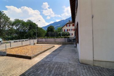 Charmante maison mitoyenne à Broc – Une belle opportunité de rénovation dans un cadre serein