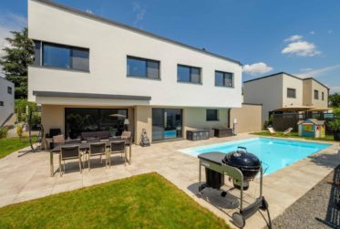 Somptueuse villa individuelle moderne et élégante avec piscine