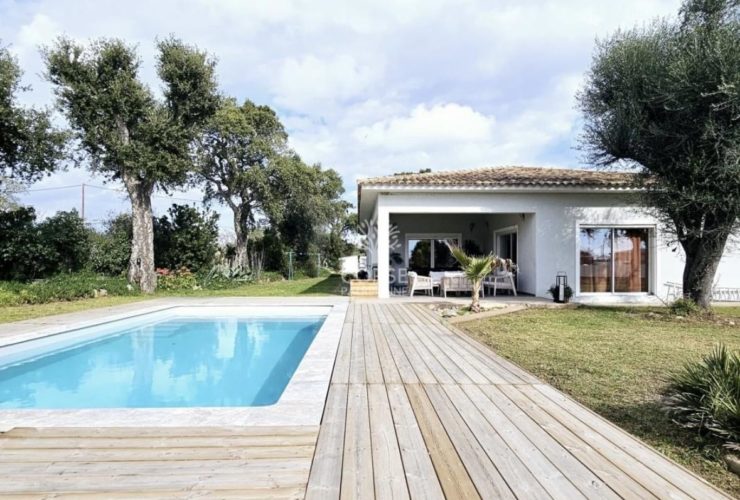 Villa de charme en Corse, côté oriental – Vue montagnes, piscine & calme absolu