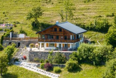 Superbe chalet rénové avec vue panoramique et ensoleillement optimal