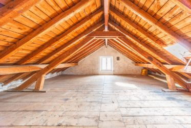 Charmante maison mitoyenne à Broc – Une belle opportunité de rénovation dans un cadre serein