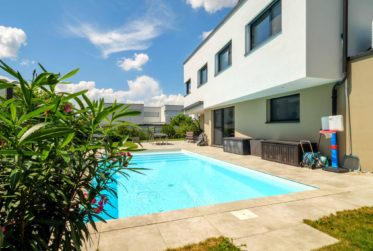 Somptueuse villa individuelle moderne et élégante avec piscine