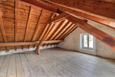 Charmante maison mitoyenne à Broc – Une belle opportunité de rénovation dans un cadre serein