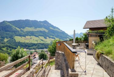 Superbe chalet rénové avec vue panoramique et ensoleillement optimal