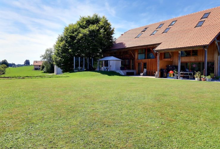 Appartement 4,5 pièces au rez-de-jardin d'une ferme totalement rénovée