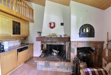Havre alpin : Charmant chalet avec magnifique jardin et jaccuzzi