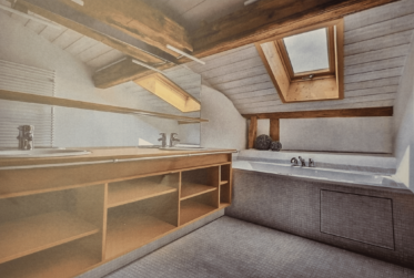 Splendide immeuble historique du 15ᵉ siècle avec local commercial et appartements