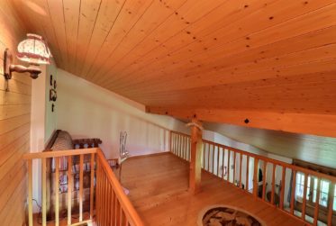 Havre alpin : Charmant chalet avec magnifique jardin et jaccuzzi