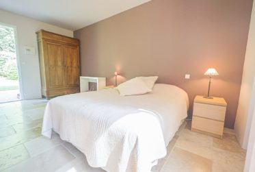 Propriété de caractère avec vue panoramique à Saint-Saturnin-lès-Apt en Provence