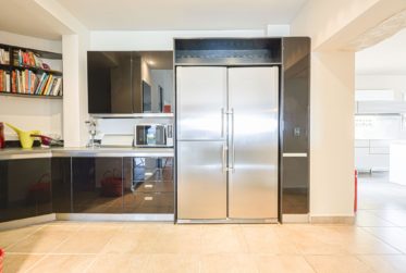 Villa d’exception à Gordes, alliant charme provençal et architecture contemporaine