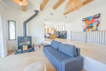 Superbe propriété à Saint-Pantaléon - Un équilibre parfait entre nature, design et authenticité