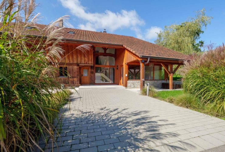 Ferme exceptionnelle de caractère entièrement rénovée au cœur de la campagne fribourgeoise