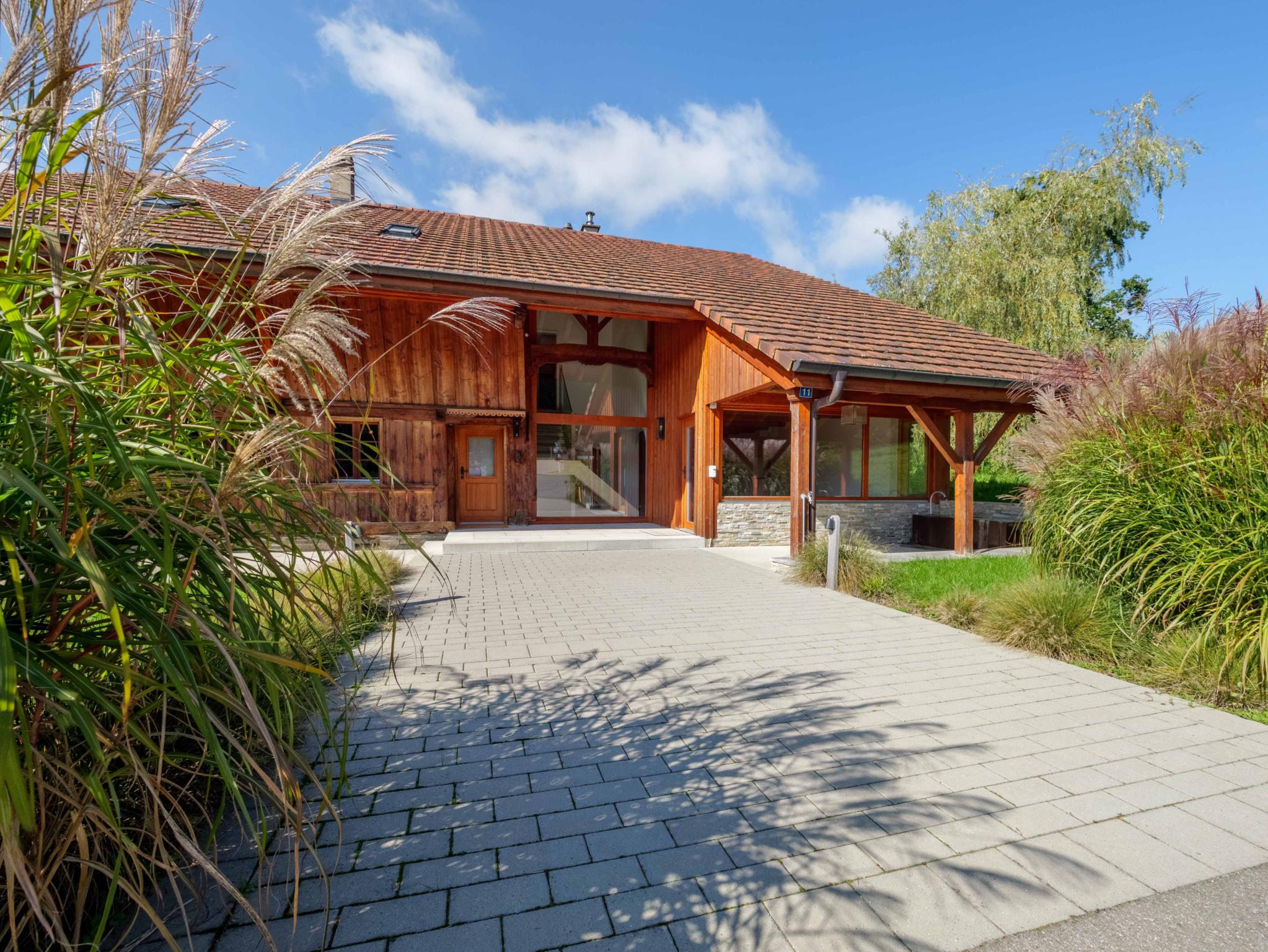 Ferme exceptionnelle de caractère entièrement rénovée au cœur de la campagne fribourgeoise