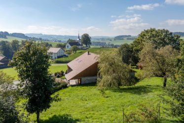 Ferme exceptionnelle de caractère entièrement rénovée au cœur de la campagne fribourgeoise