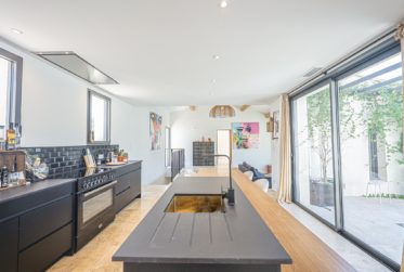 Superbe propriété à Saint-Pantaléon - Un équilibre parfait entre nature, design et authenticité