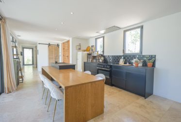 Superbe propriété à Saint-Pantaléon - Un équilibre parfait entre nature, design et authenticité