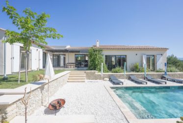 Superbe propriété à Saint-Pantaléon - Un équilibre parfait entre nature, design et authenticité