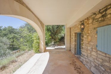Magnifique propriété à rénover avec piscine à Ménerbes au coeur du Luberon !