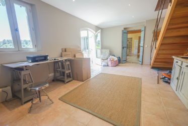 Magnifique propriété à rénover avec piscine à Ménerbes au coeur du Luberon !