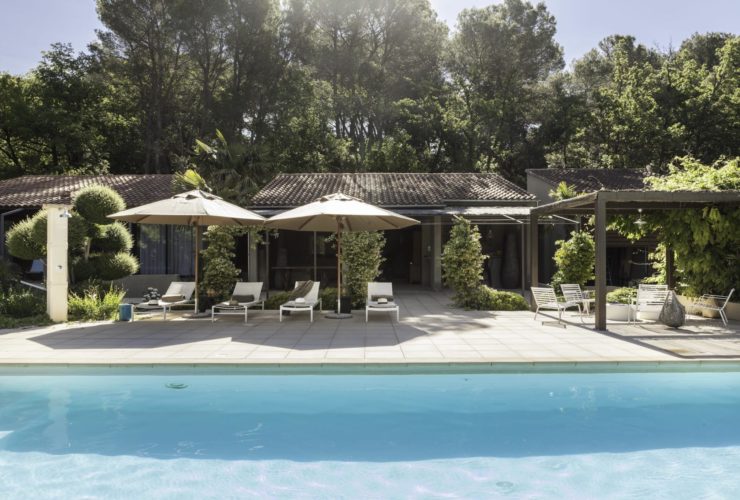 Propriété d’exception à Pernes-les-Fontaines – Ensemble contemporain au cœur d’un parc paysager de 6 000 m²