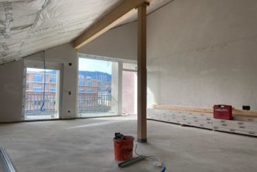 Attique 4,5 pièces, au centre du village