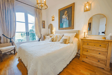 Propriété d’exception suspendue entre ciel et terre – Saignon, Provence