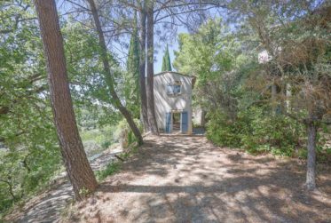 Magnifique propriété à rénover avec piscine à Ménerbes au coeur du Luberon !